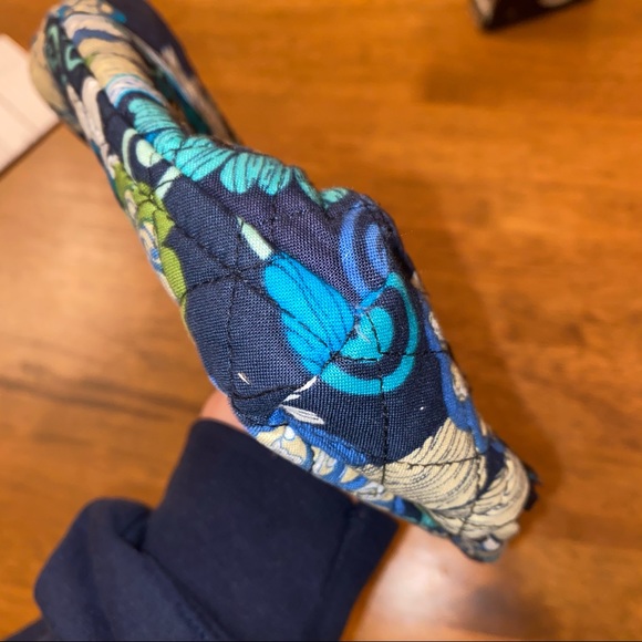 Vera Bradley Blue Floral Small Cosmetic travel bag - Picture 6 of 14